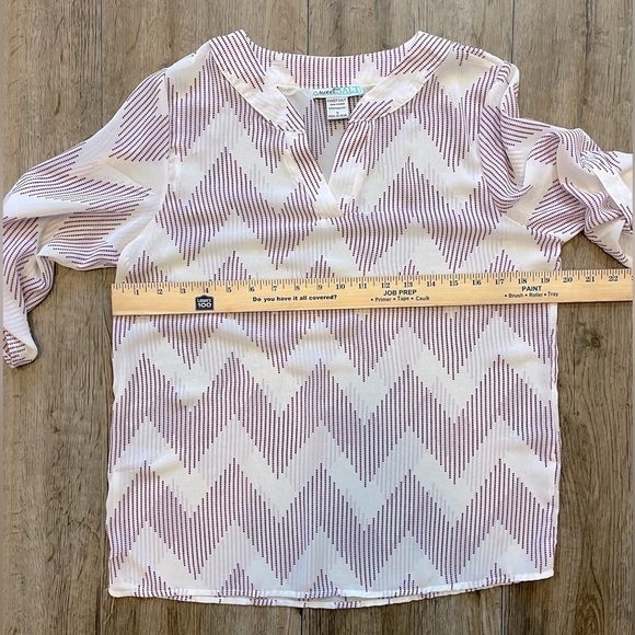 Sweet Salt Sheer Blouse Womens Small Shirt 3/4 Sleeve VNeck White Purple Chevron - Picture 6 of 7